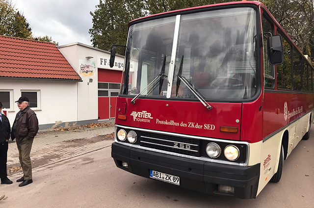 Alter Bus der SED - Vetter Touristik